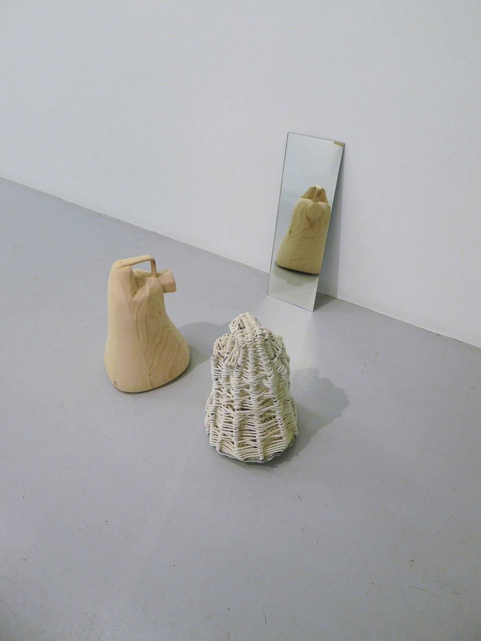 Andreas Sell
Travel Group # 29, 2014
wood, string, wire, mirror
50 x 67 x 59 cm
