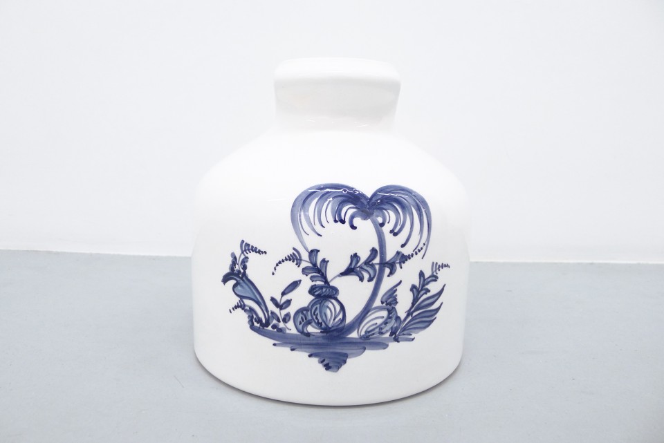 Of all the works of man (Agalipa), 2015, Glazed ceramic, 21 x 20 x 20 cm