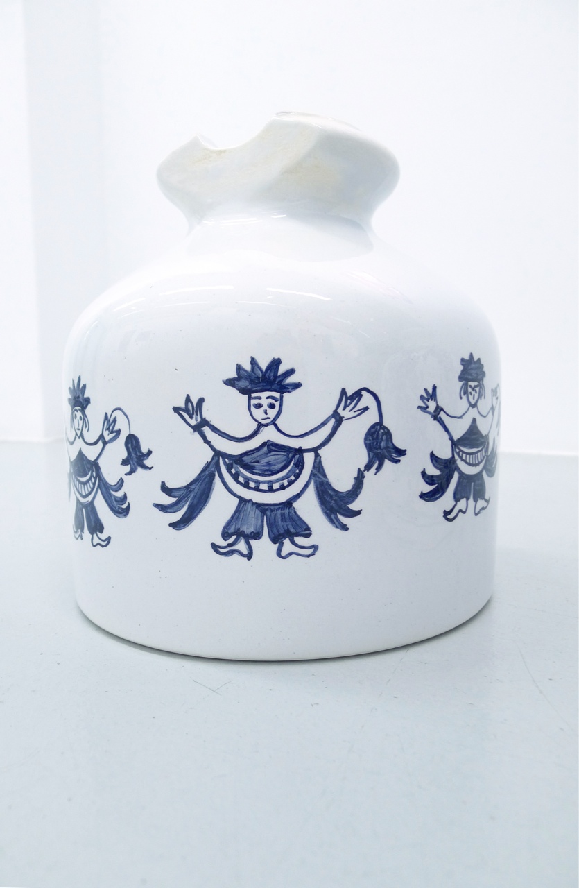 Of all the works of man, 2015, Glazed ceramic, Mpagasakia,  21 x 20 x 20 cm