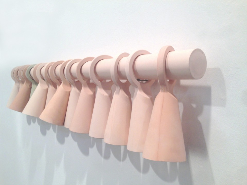 A bunch of grapes #1, 2016
Tinted plaster, 100 x 20 x 12 cm