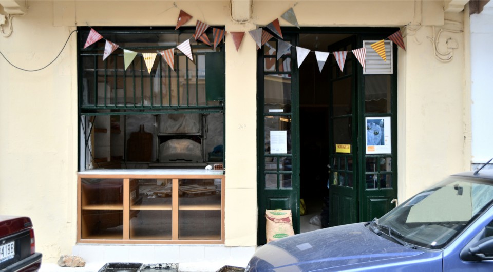 Party Flags, 2016, Glazed ceramics, installation dimensions variable