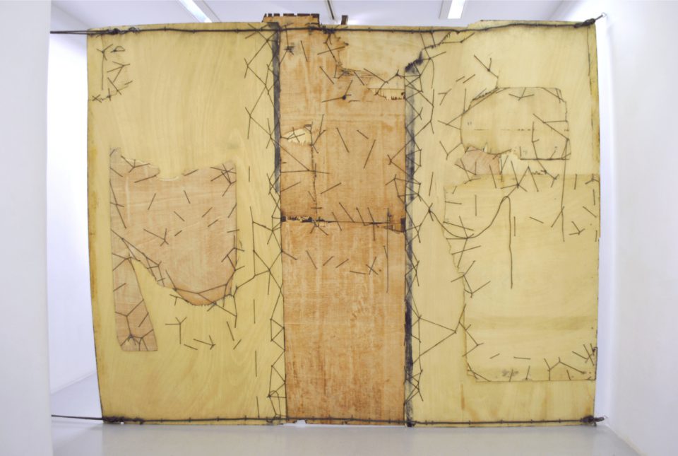 Bubble Dam, 2017, enamel paint and engraving on processed wood, string and rope, 310 x 250 cm