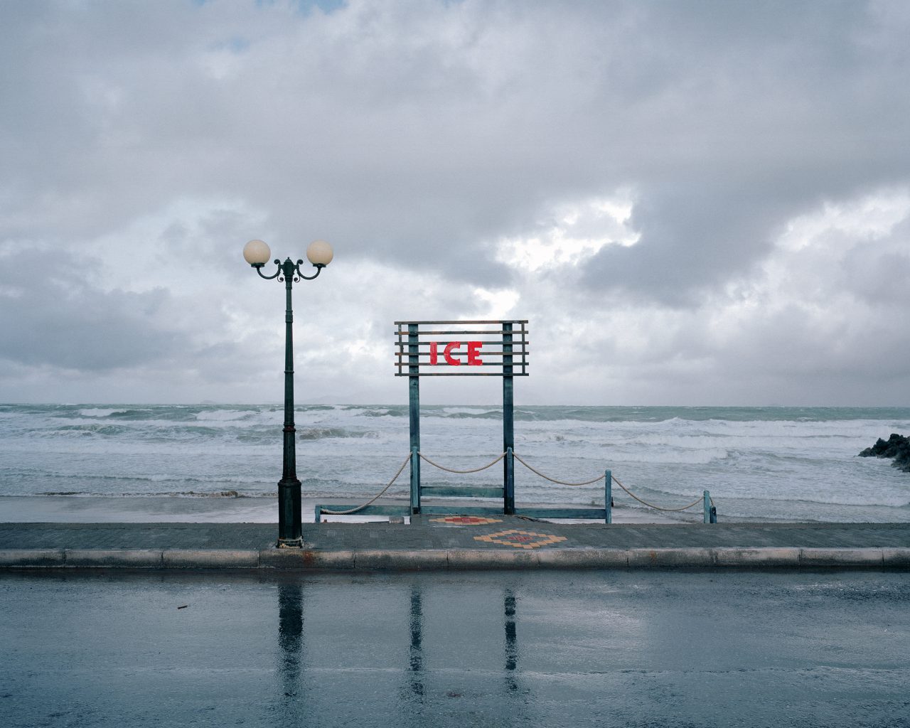 Marinos Tsagkarakis, Ice, inkjet print on photographic paper, 42 x 60 cm (framed), edition of 7 + 2ap 