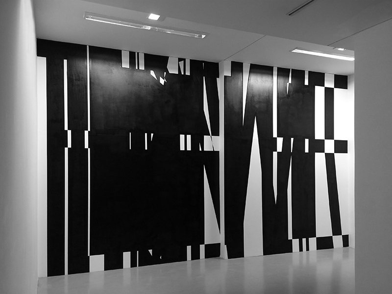 The Middle of Nowhere, 2018, ink, site specific installation, 533 x 330 cm